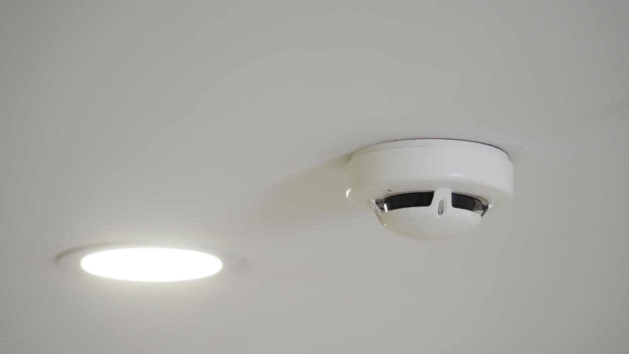 commercial fire alarm installation ceiling detector